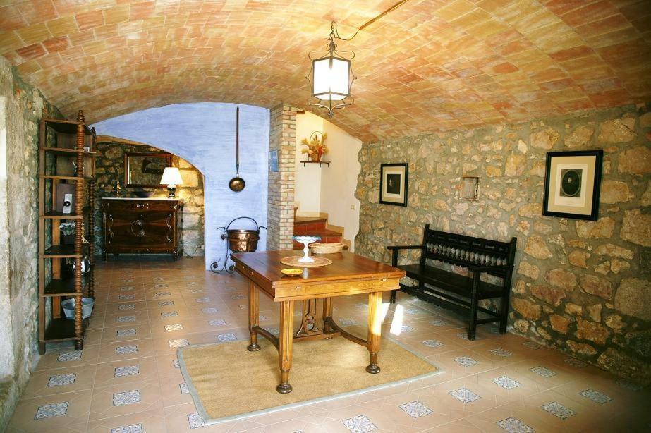 Mas Peraquintana Guest House L' Escala Bagian luar foto