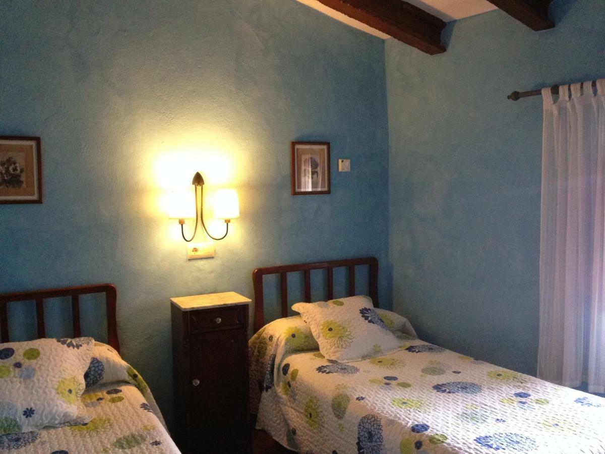 Mas Peraquintana Guest House L' Escala Bagian luar foto