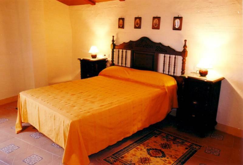 Mas Peraquintana Guest House L' Escala Bagian luar foto