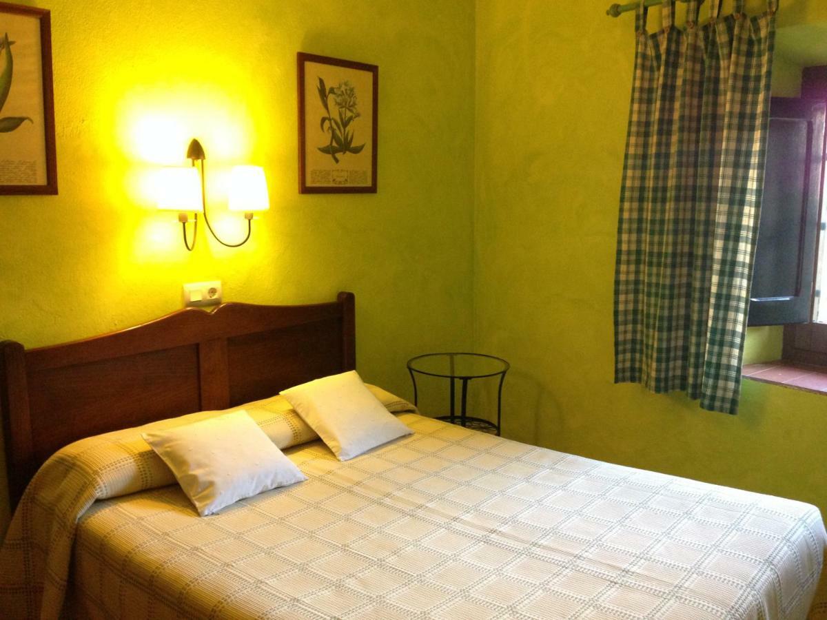Mas Peraquintana Guest House L' Escala Bagian luar foto